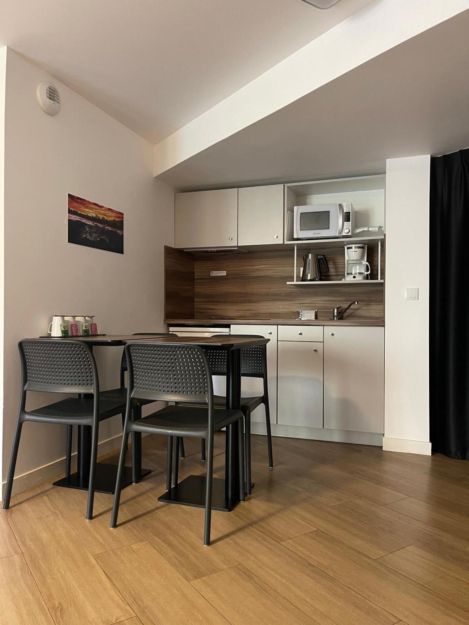 Athome Residence Et Spa La Rochelle  Ngoại thất bức ảnh